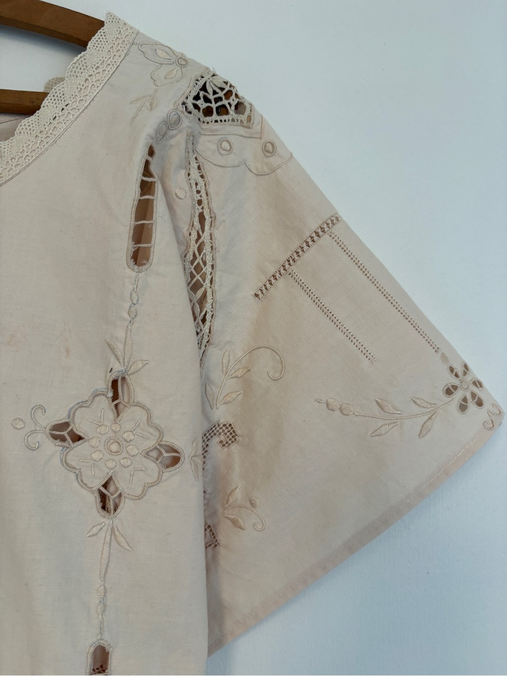 Viral Wrap Top Embroidered Cotton - Picture 5 of 14